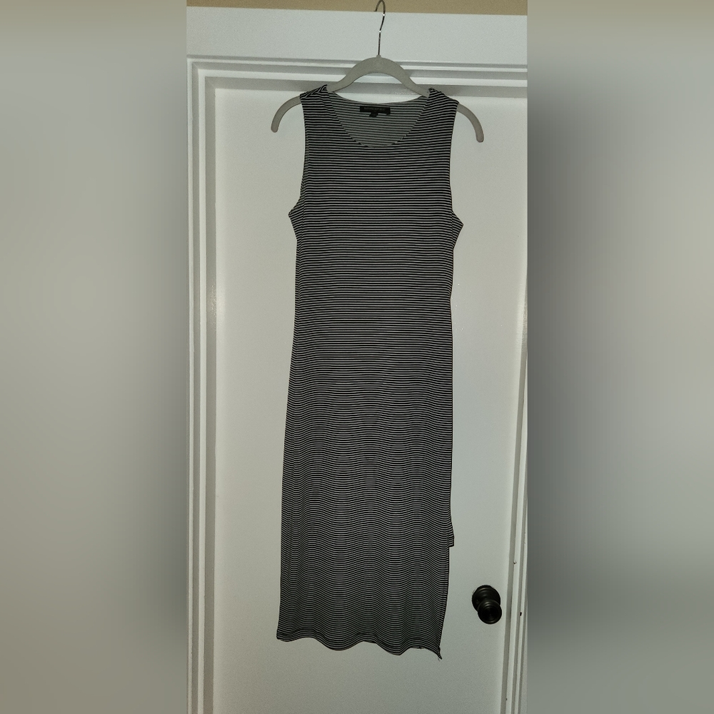 Banana Republic sleeveless XS Black dress with side slit